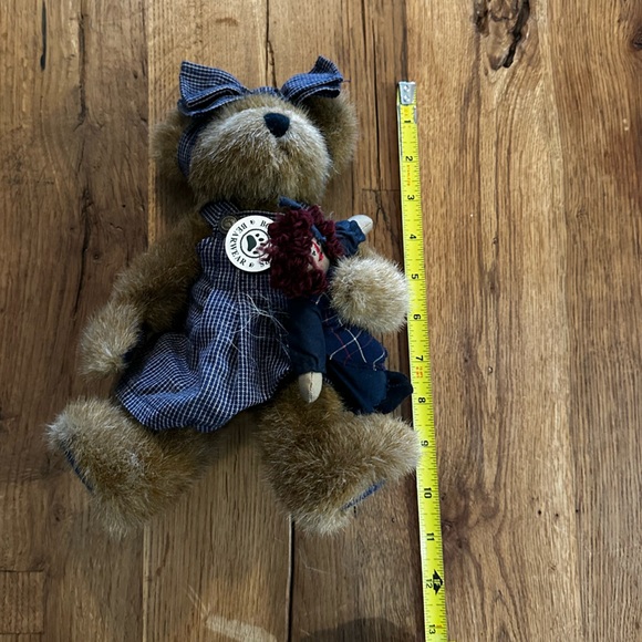 Boyds Bears 91009 Sally Quignappel with Annie Rag Doll - Picture 11 of 11